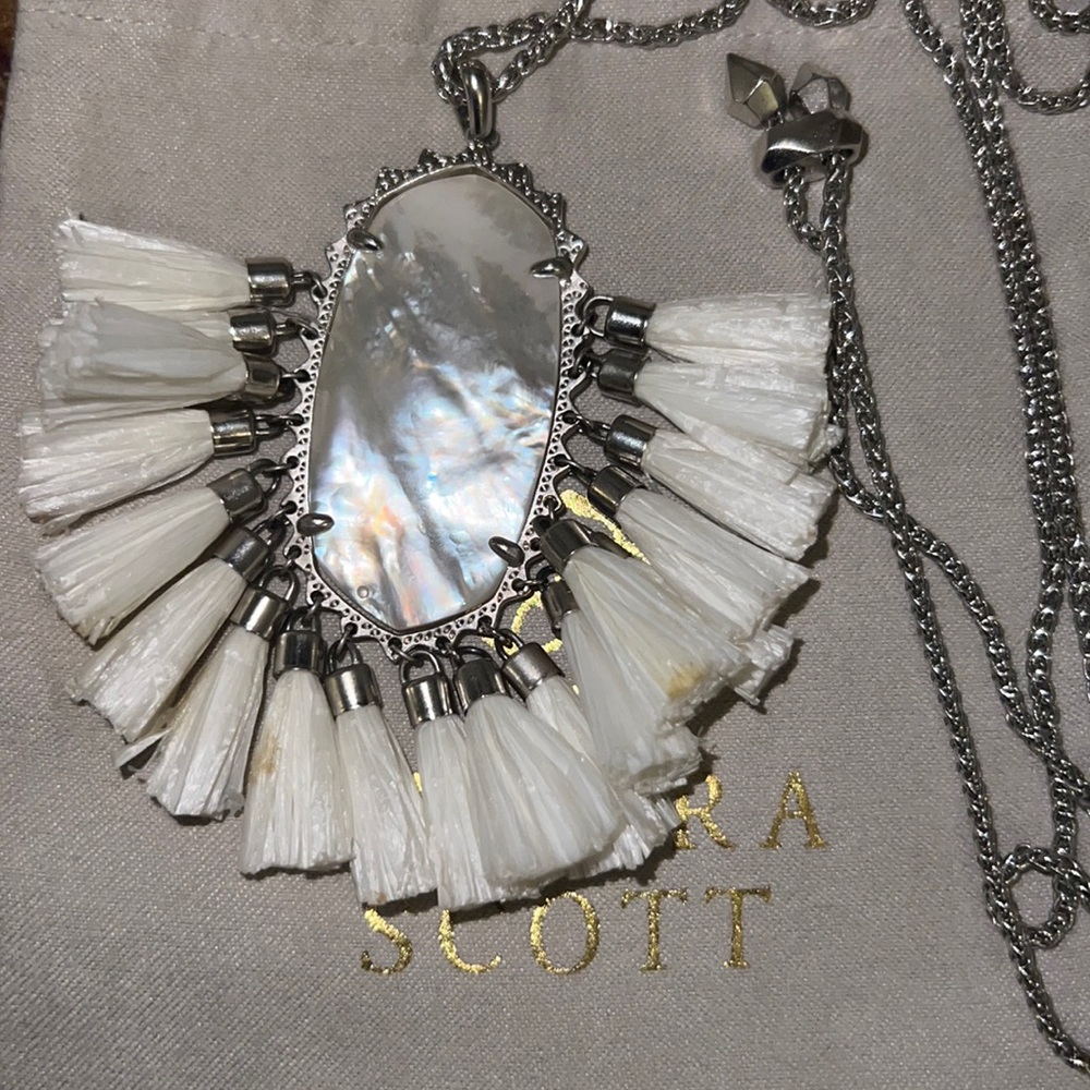 KENDRA SCOTT
Betsy Silver Long Pendant Necklace in Ivory Mother Of Pearl - Picture 5 of 8